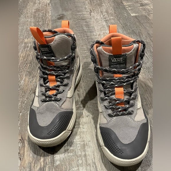 Vans hiking shoes size 6 - Picture 2 of 8